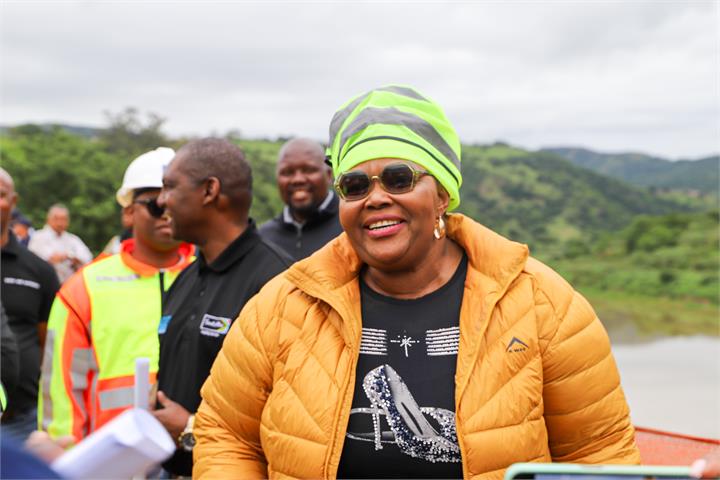 Minister Pemmy Majodina together with Deputy Minister Sello Seitlholo on an  oversight visit at Lower uMkhomazi Bulk Water Supply